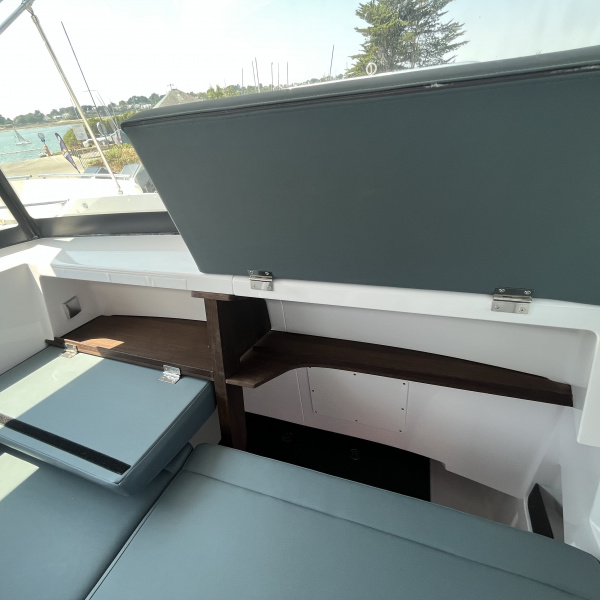 VHF Garmin 315i au tableau de bord Axopar 29 XC | Port deun Marine