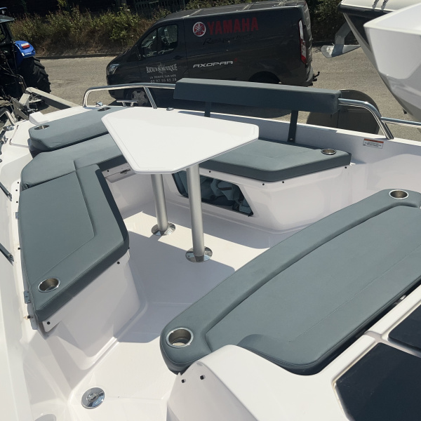 Axopar 29 XC Cross Cabin – Joystick Optimus, manœuvres faciles | Port deun Marine