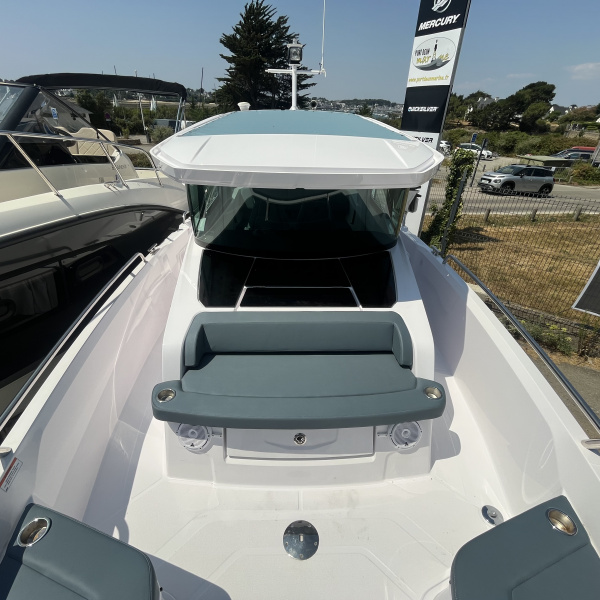 Prise de quai avec chargeur intégré Axopar 29 XC | Port deun Marine