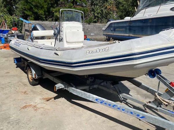Bateau semi-rigide Bombard 550 fiable, équipé et entretenu, idéal pour balades ou pêche | Port Deun Marine