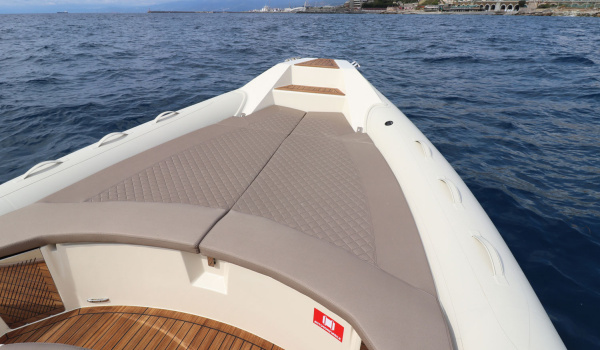Carène performante du BSC B1 en navigation | Port Deun Marine