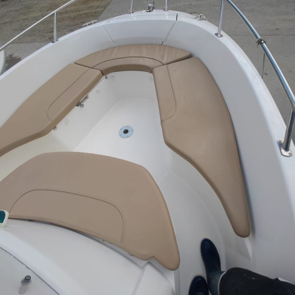 Bain de soleil du Cap Camarat 6.5 CC d'occasion révisé en atelier | Port Deun Marine