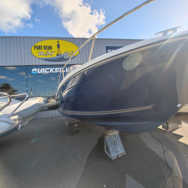 Jeanneau Cap Camarat 6.5 WA d'occasion 2019 motorisé Yamaha 150cv, vue de profil | Port Deun Marine