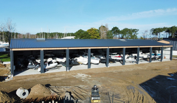 Espace de stockage bateau intérieur couvert et sécurisé chez Port Deun Marine | Port Deun Marine