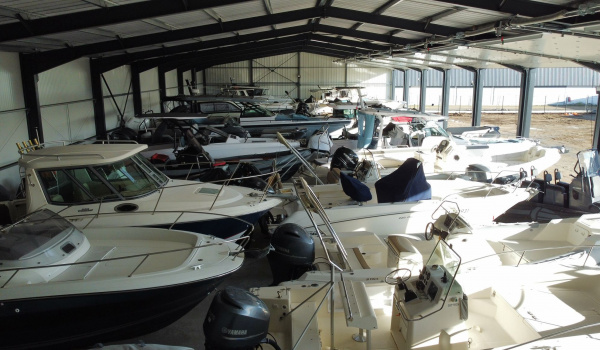 Nouveau hangar de stockage bateaux de 3 000 m² avec zones couvertes et extérieures | Port Deun Marine