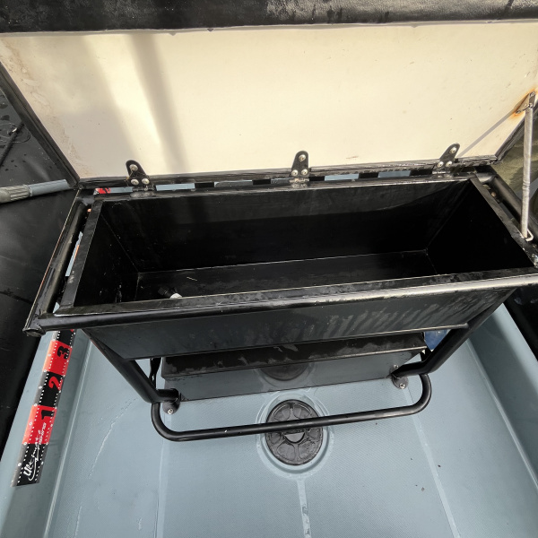 Vue arrière du Zodiac Pro 750 avec moteur Mercury 250 PRO – 603 heures d’utilisation | Port Deun Marine