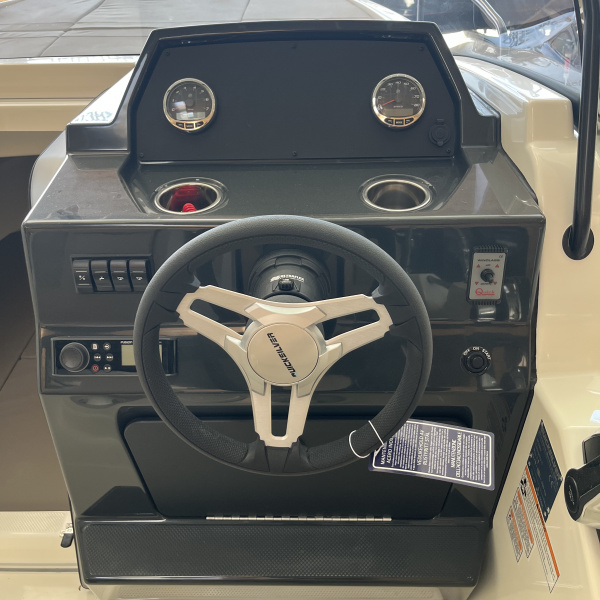 Quicksilver 675 Sundeck neuf armement côtier et carte Navionics inclus | Port Deun Marine