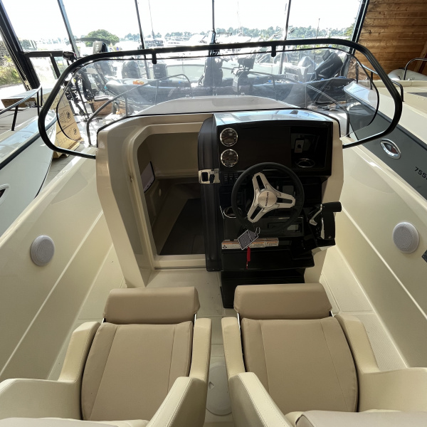 Quicksilver 705 Open neuf armement côtier et kit amarrage inclus | Port Deun Marine