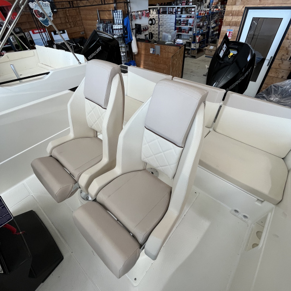 Guindeau électrique avant du Quicksilver 705 Open neuf 2026 | Port Deun Marine