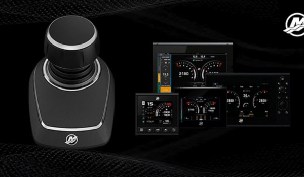 Joystick Mercury Premier avec fonctions Skyhook Reposition et Dockhook pour un accostage précis et sans stress, compatible mono et multimoteur | Port Deun Marine