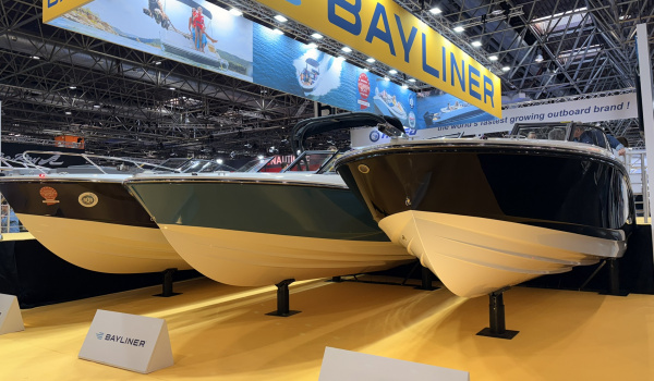 Bateau Quicksilver polyvalent pour la pêche et la balade l Port deun marine