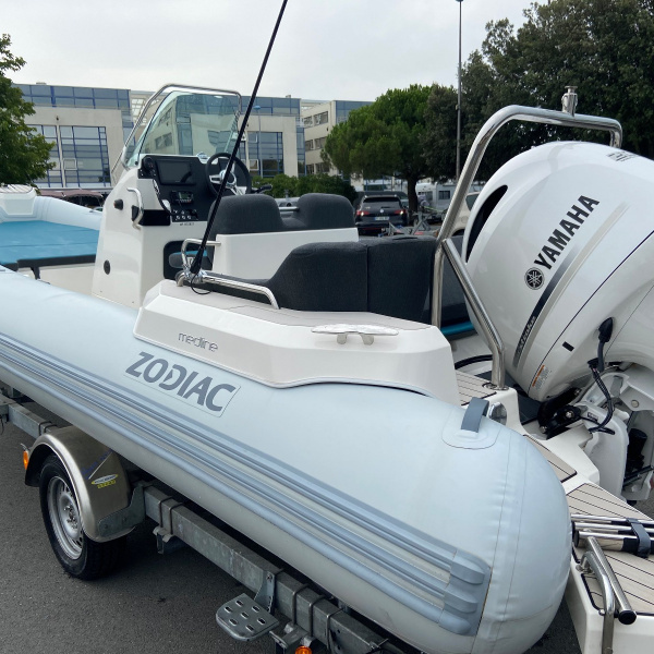 Medline 6.8 avec moteur Yamaha 200cv | Port Deun Marine