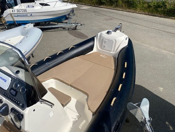 Nuova Jolly Prince 23 équipé d’un moteur Mercury Verado 250 CV de 2017 avec seulement 180 heures de navigation | Port deun Marine