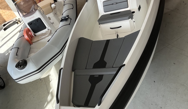 Bain soleil avant Iron 827 | Port Deun marine